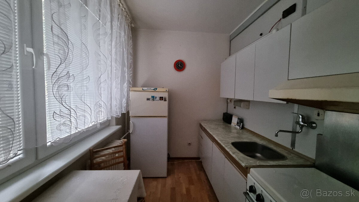 2 IZBOVÝ BYT S BALKÓNOM 56m2 NMNV + ZNAL.POSUDOK - VOĽNÝ