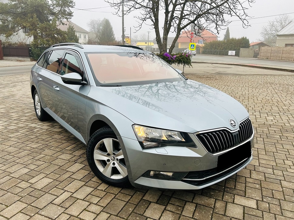 ⭐️Škoda Superb Combi/1.6 TDI/Ambition⭐️