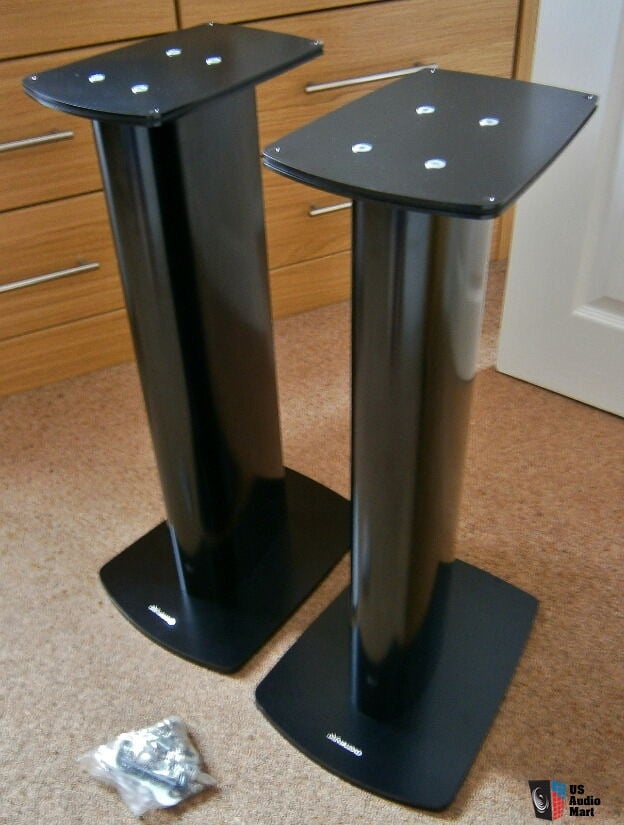 Dynaudio Stand 6