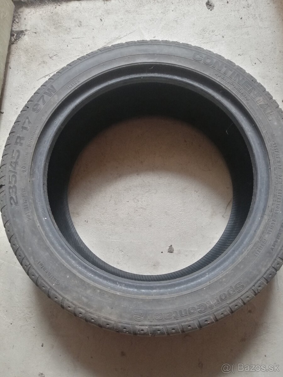 235/45R17 letna