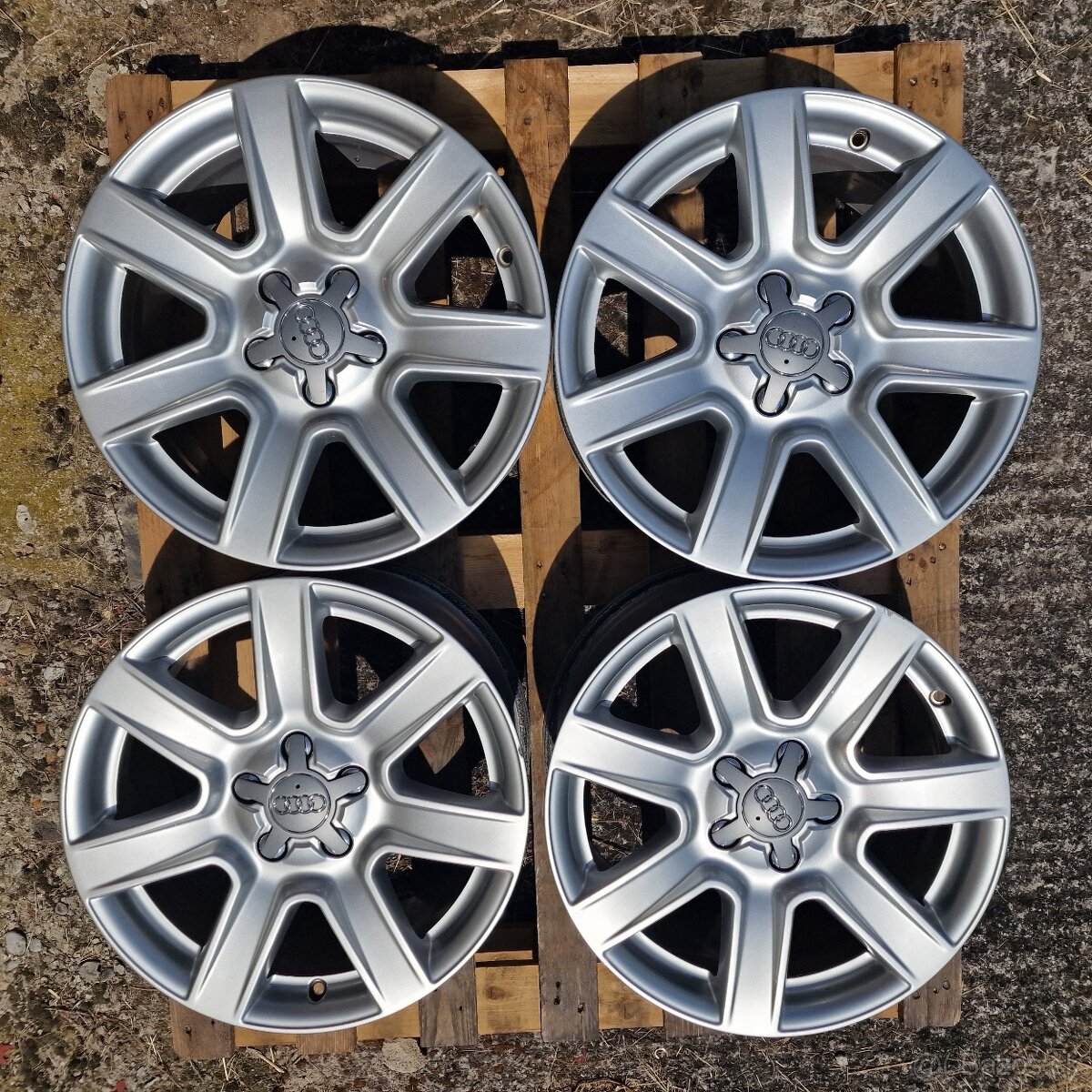 ORIGINÁL AUDI HLINÍKOVÉ DISKY 5x112 R17