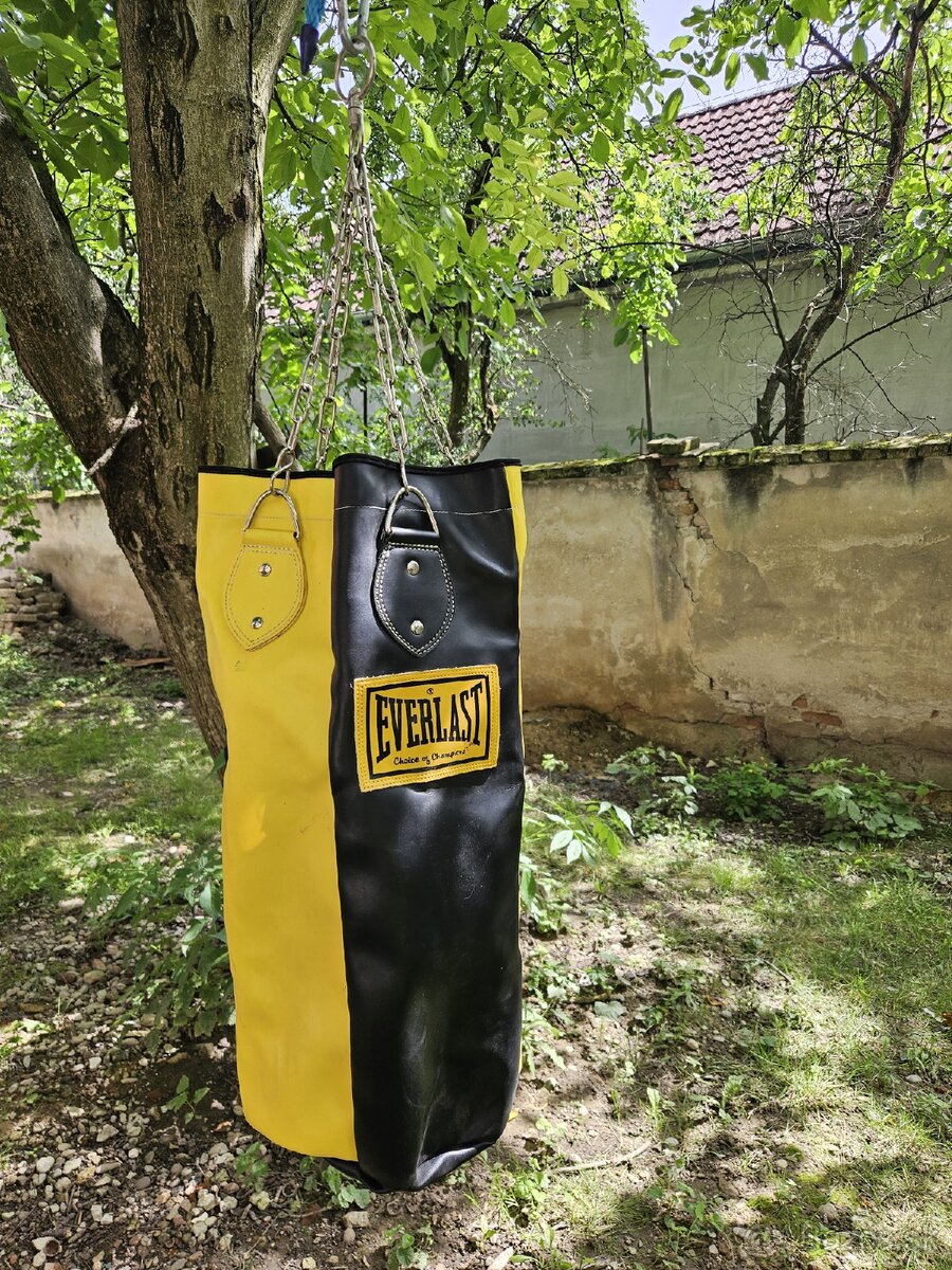 Nove Everlast Boxovacie vrece s retazami