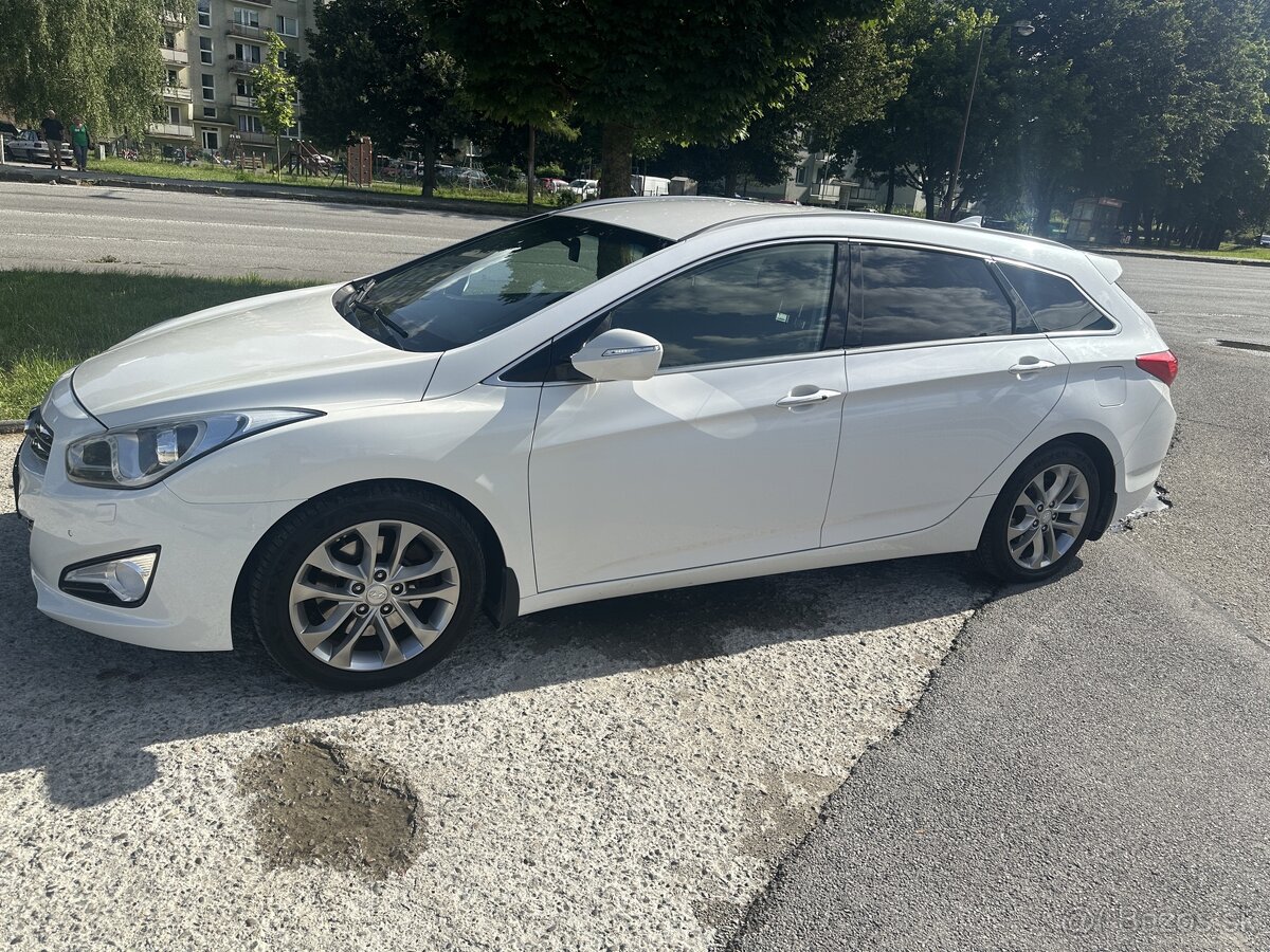 Hyundai i40 CW 1.7 CRDI- Business automat