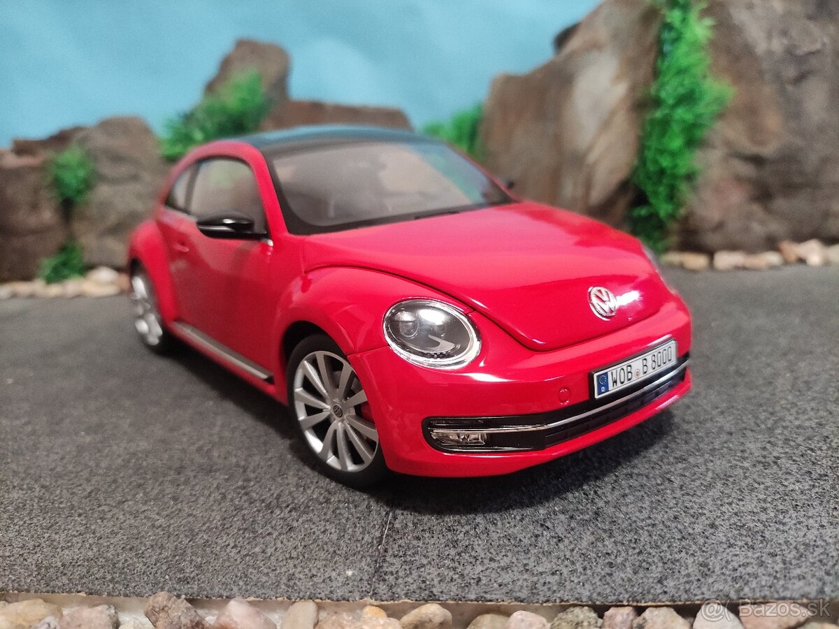 Prodám model 1:18 Volkswagen new beetle 2012