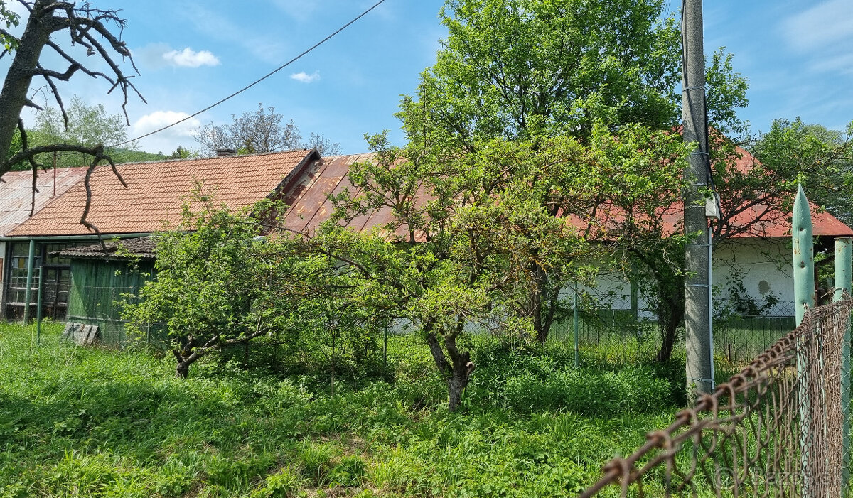 RODINNÝ DOM -CHALÚPKA a POZEMOK 523m2 MORAVSKÉ LIESKOVÉ-NMNV