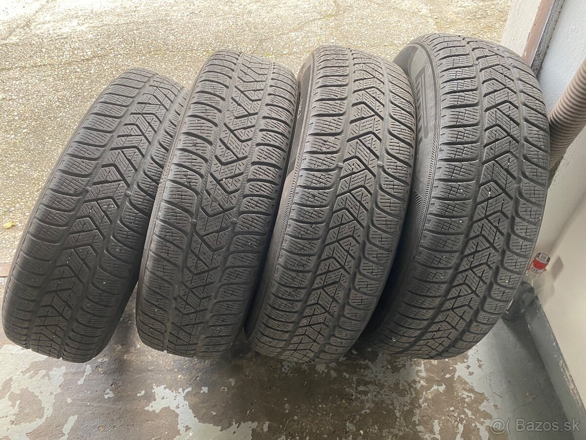 Predám Zimné pneumatiky Pirelli 215/65 R17 99H M+S