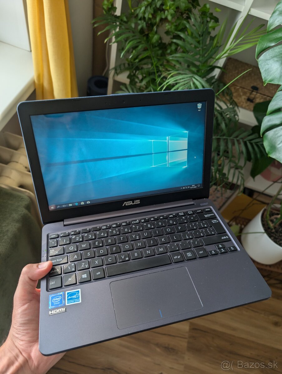 Asus E203N 11.6