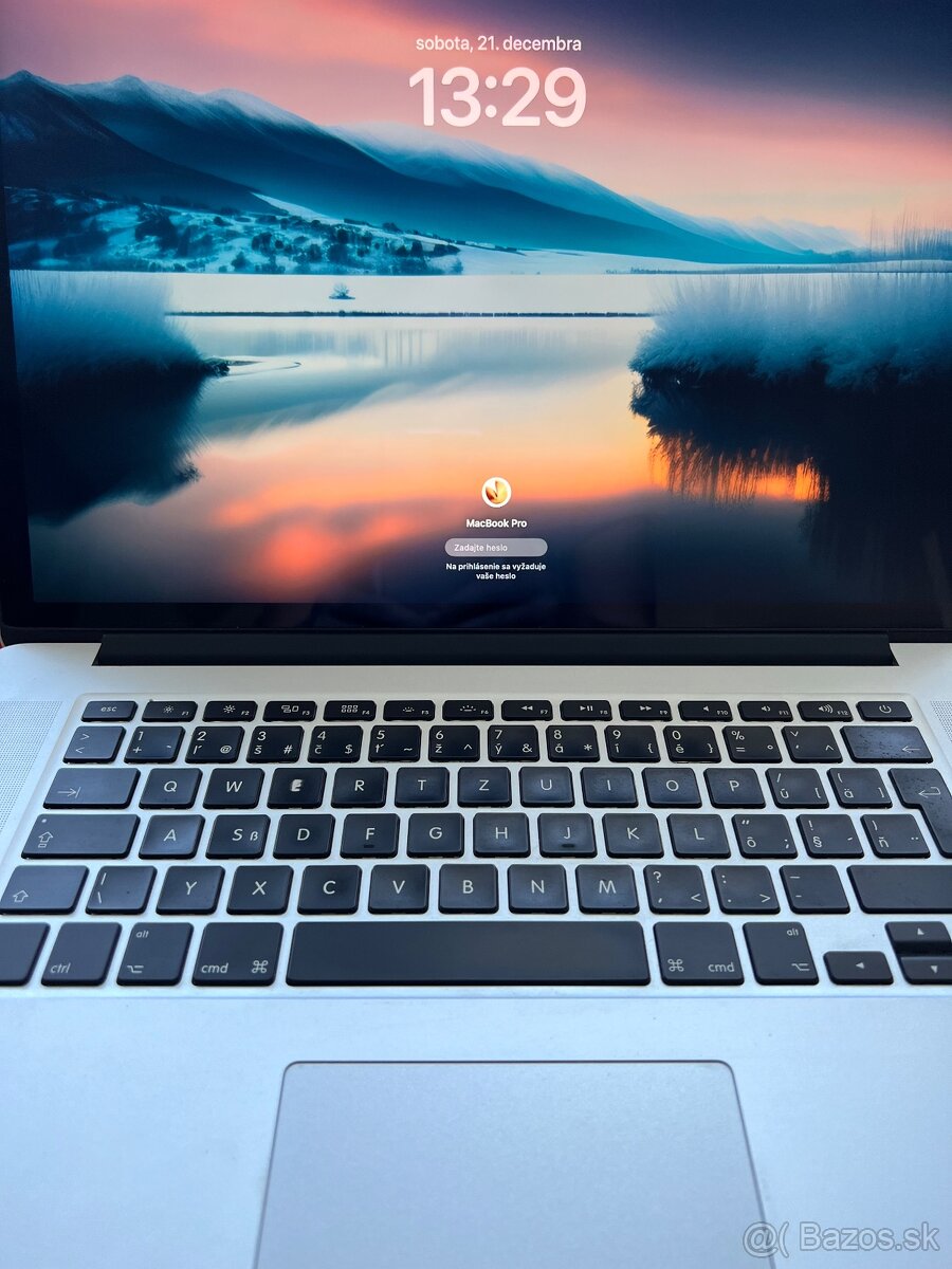 MacBook Pro 15,4 i7