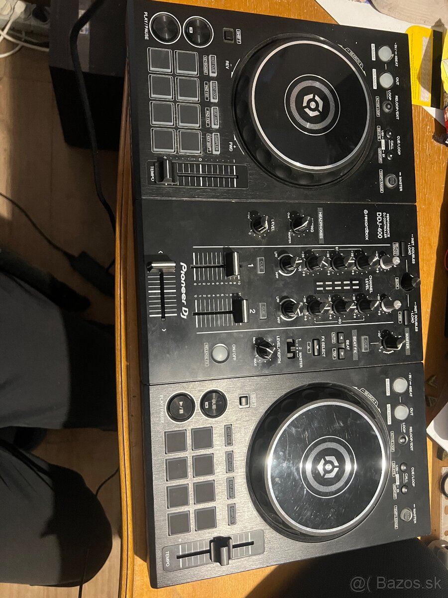 Dj-konzola pioneer DDJ-400