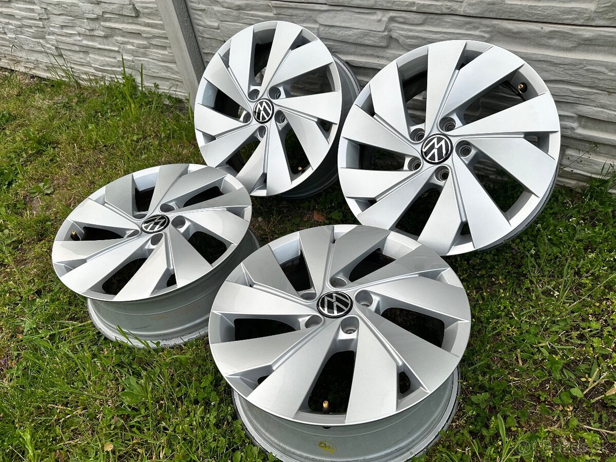 Originál alu disky Volkswagen Golf 8 R17 5x112