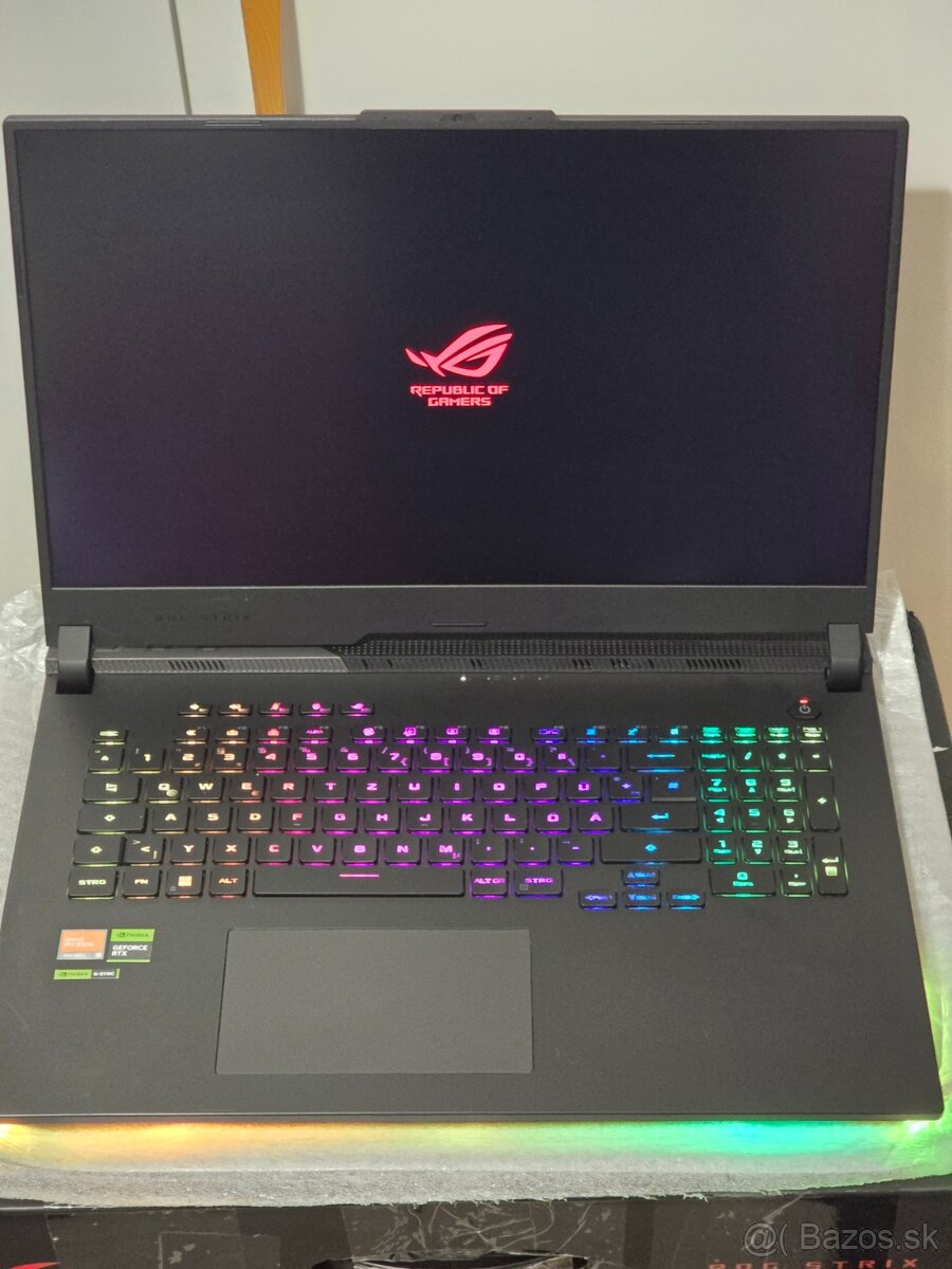 ASUS ROG Strix SCAR 17 G733PZ