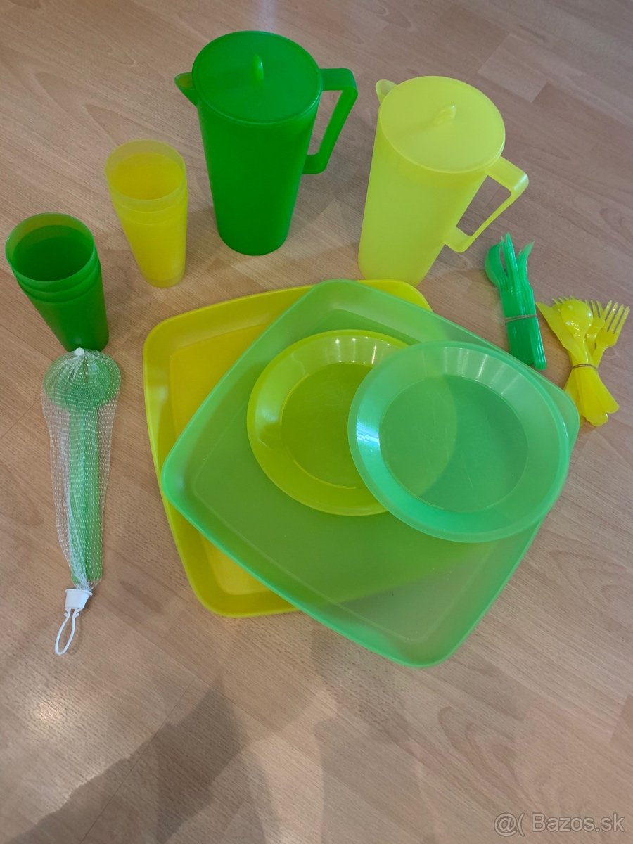 Piknikovy plastovy set