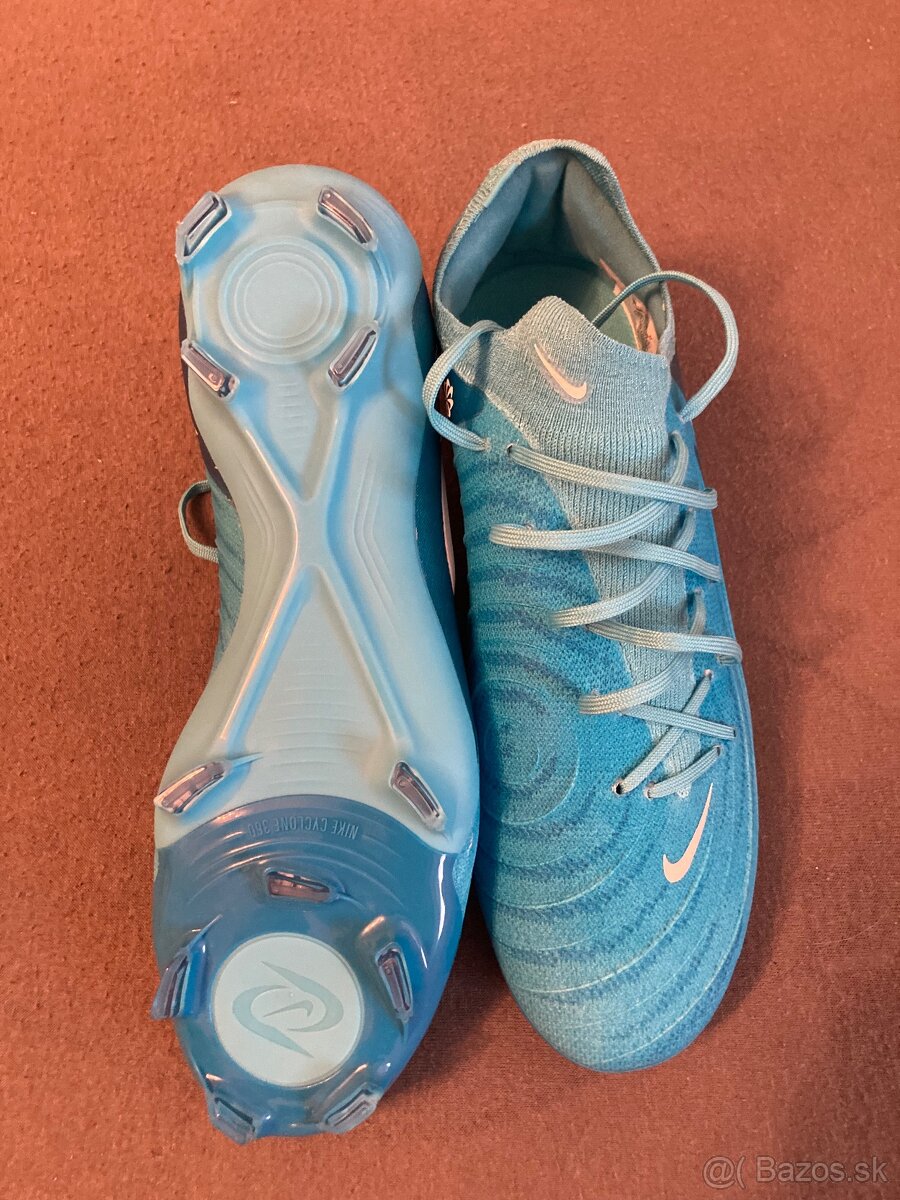 Kopačky NIKE PHANTOM PRO UK7