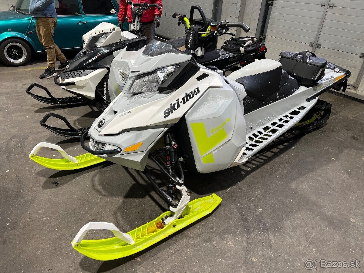 Snezny skuter ski doo 800 Summit