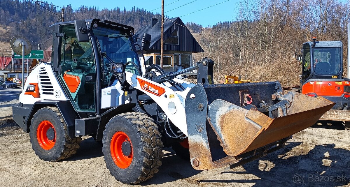 Bobcat L 85    Kubota R070 nakladač  2022