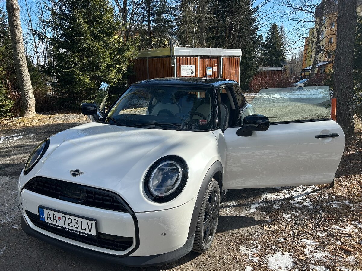 Mini Cooper C  rocnik  2024, 1,5l (156hp), najazdene 2800 km