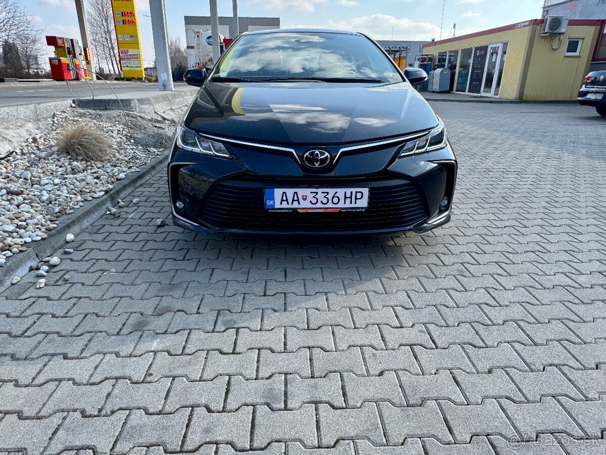 Predám Toyota Corolla 1.5 Benzín