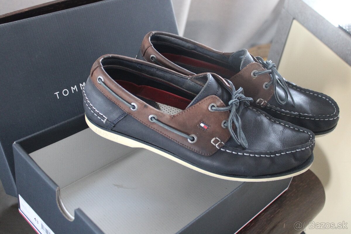 TOMMY HILFIGER panske mokasiny vel.43