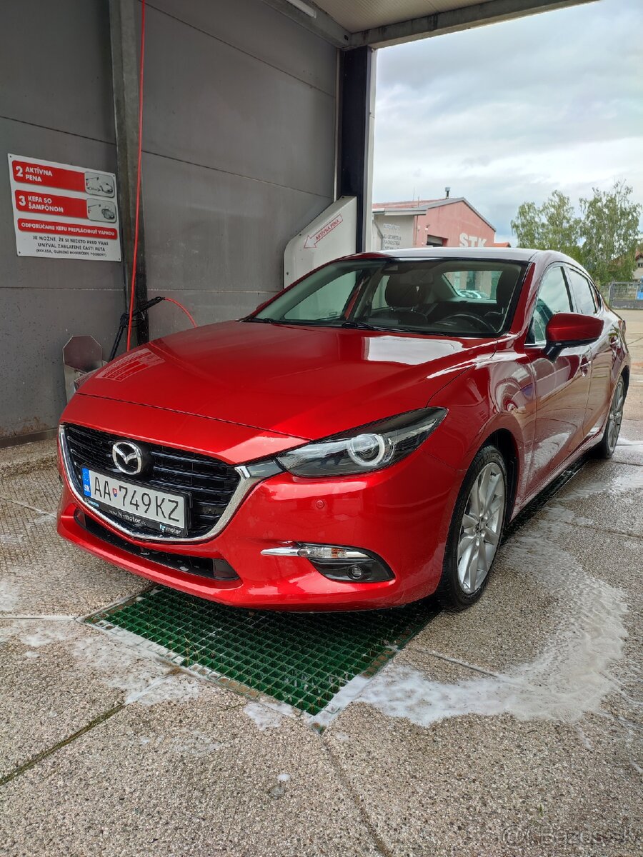 Mazda 3 sedan SR