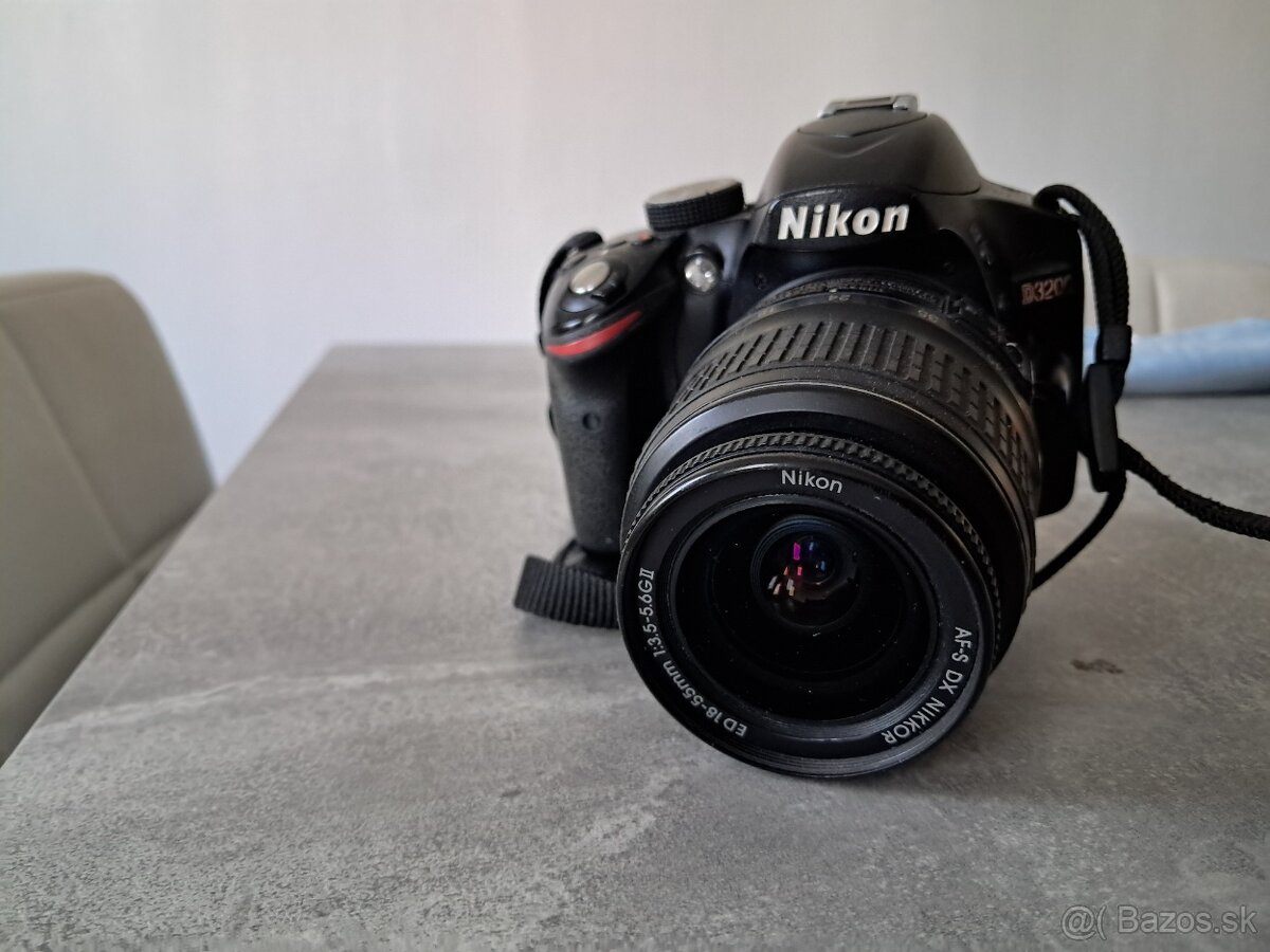 Nikon D3200 + 2 objektivy (komplet)