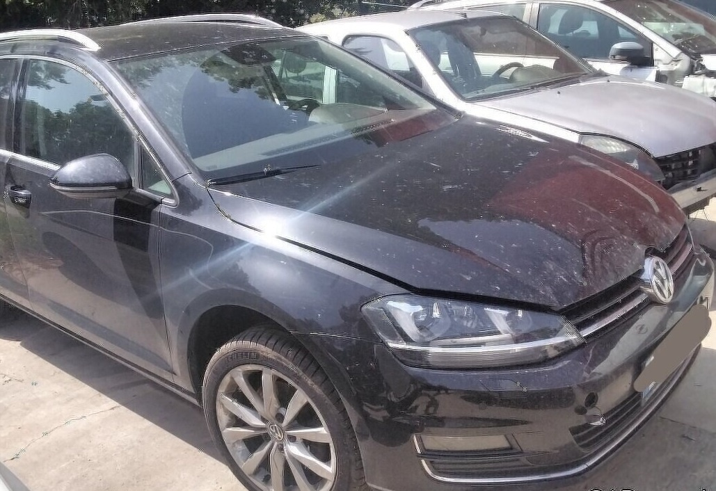 Volkswagen Golf VII 2.0 TDI 2014 Predám DVERE, KAPOTA