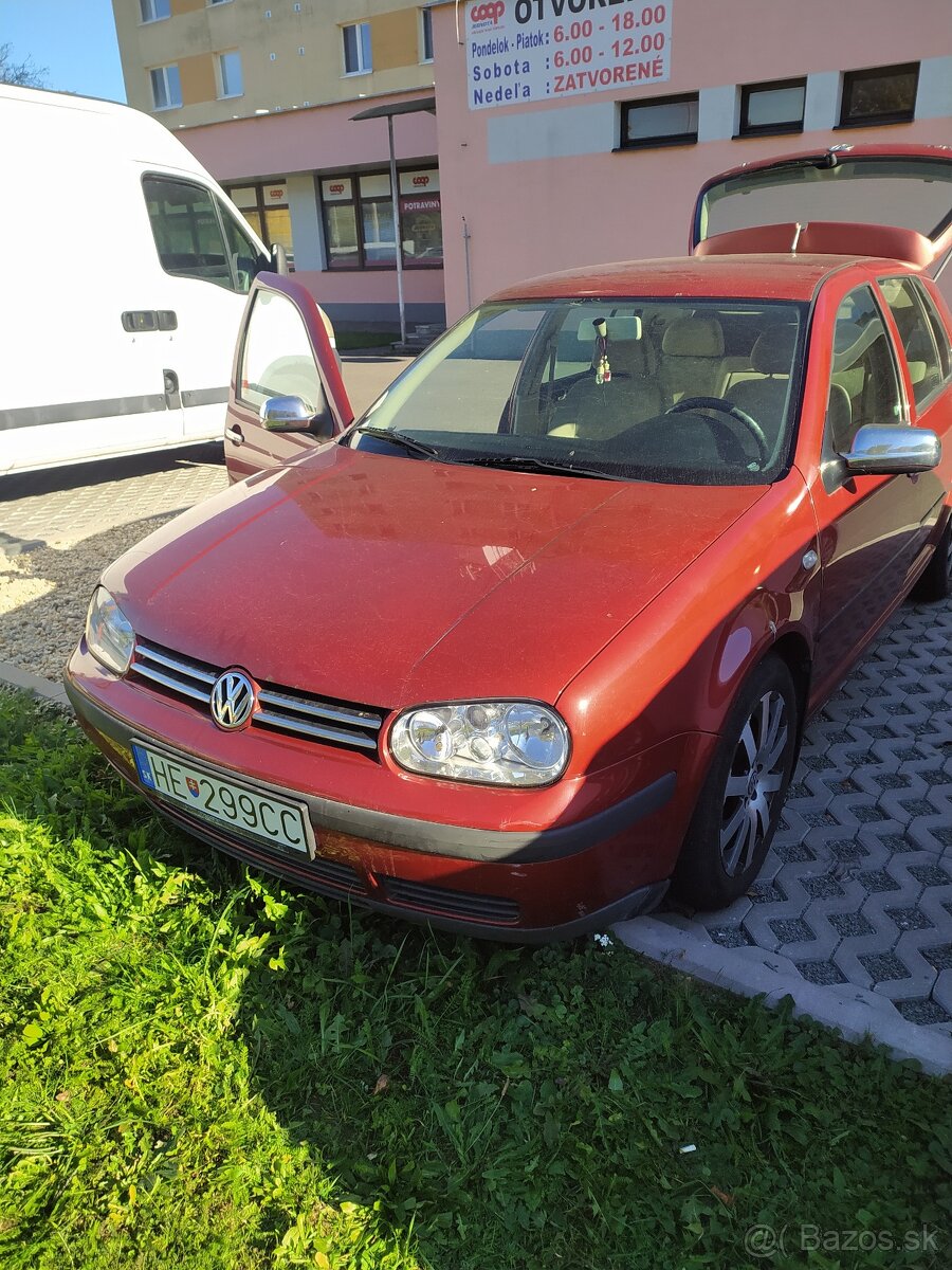 Wolkswagen Golf 1,6 benzin r.v 2000