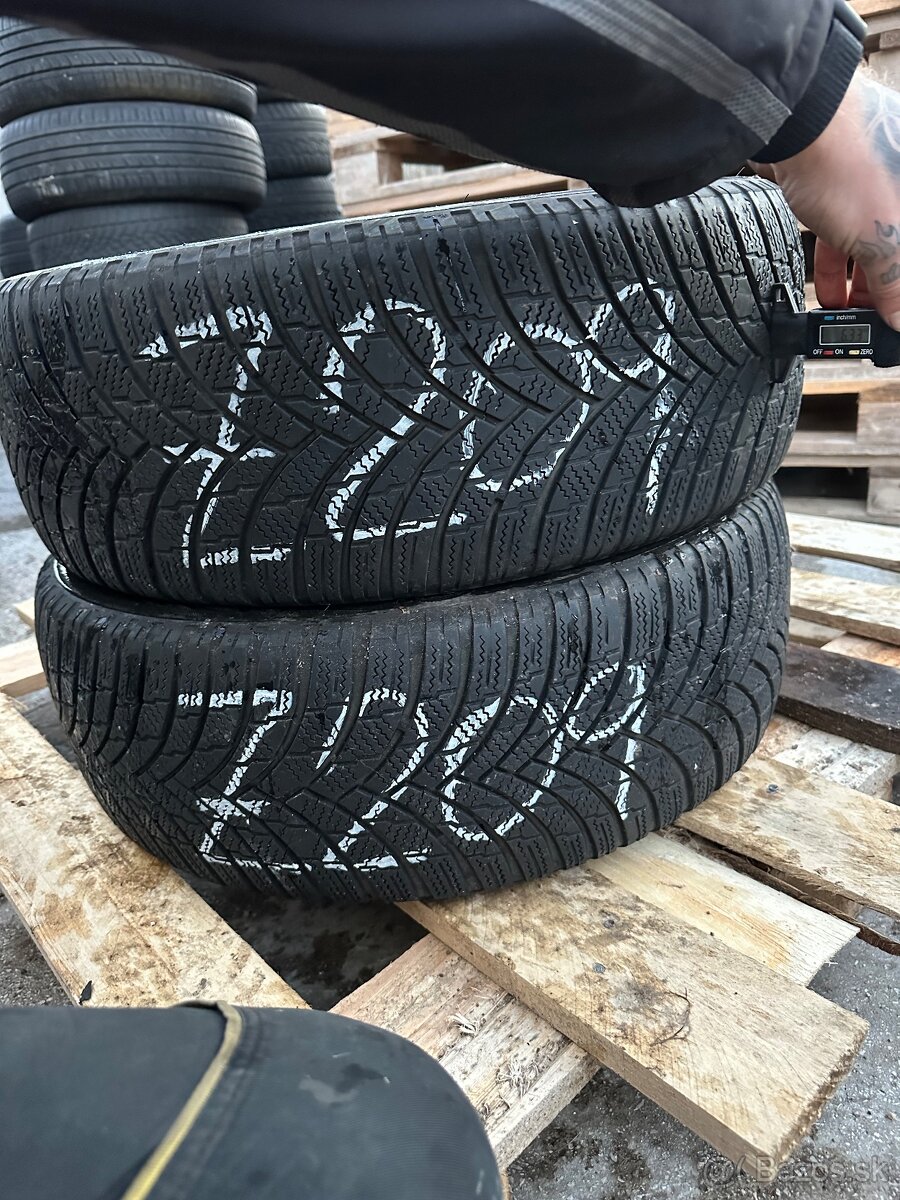 Z209 2ks zimné 205/55R17