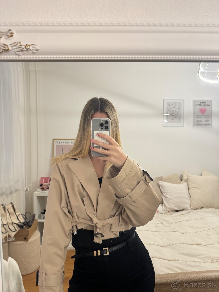 zara trenchcoat