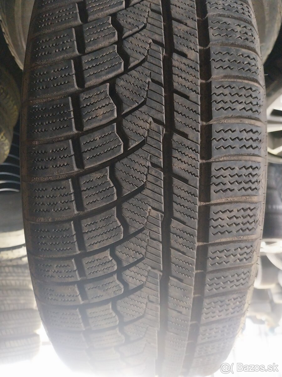 Pneu 225/55R18