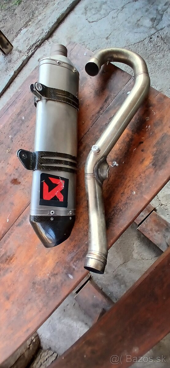 Tlmic vyfuku Akrapovic