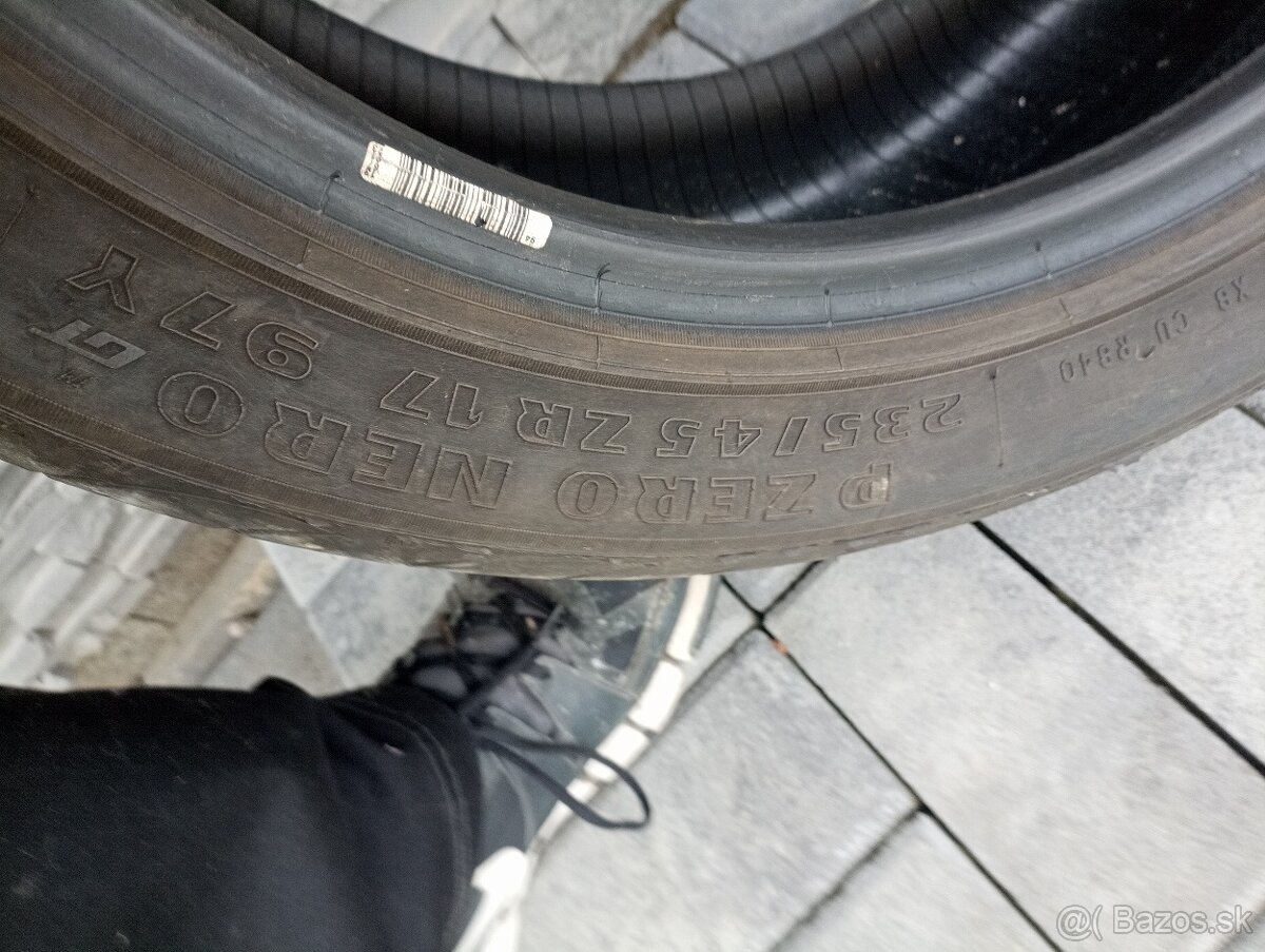 Pirelli 235/45 R17 letne 4 ks.