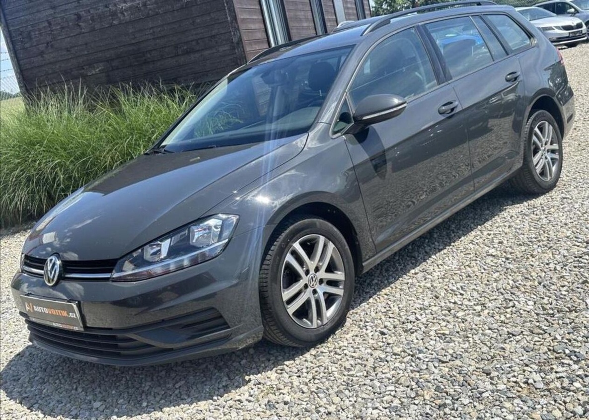 Volkswagen Golf 85kW DIGIKLIMA nafta manuál 85 kw