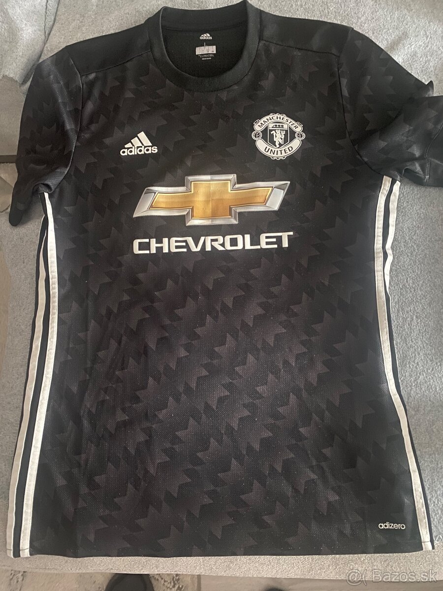 Dres Manchester United