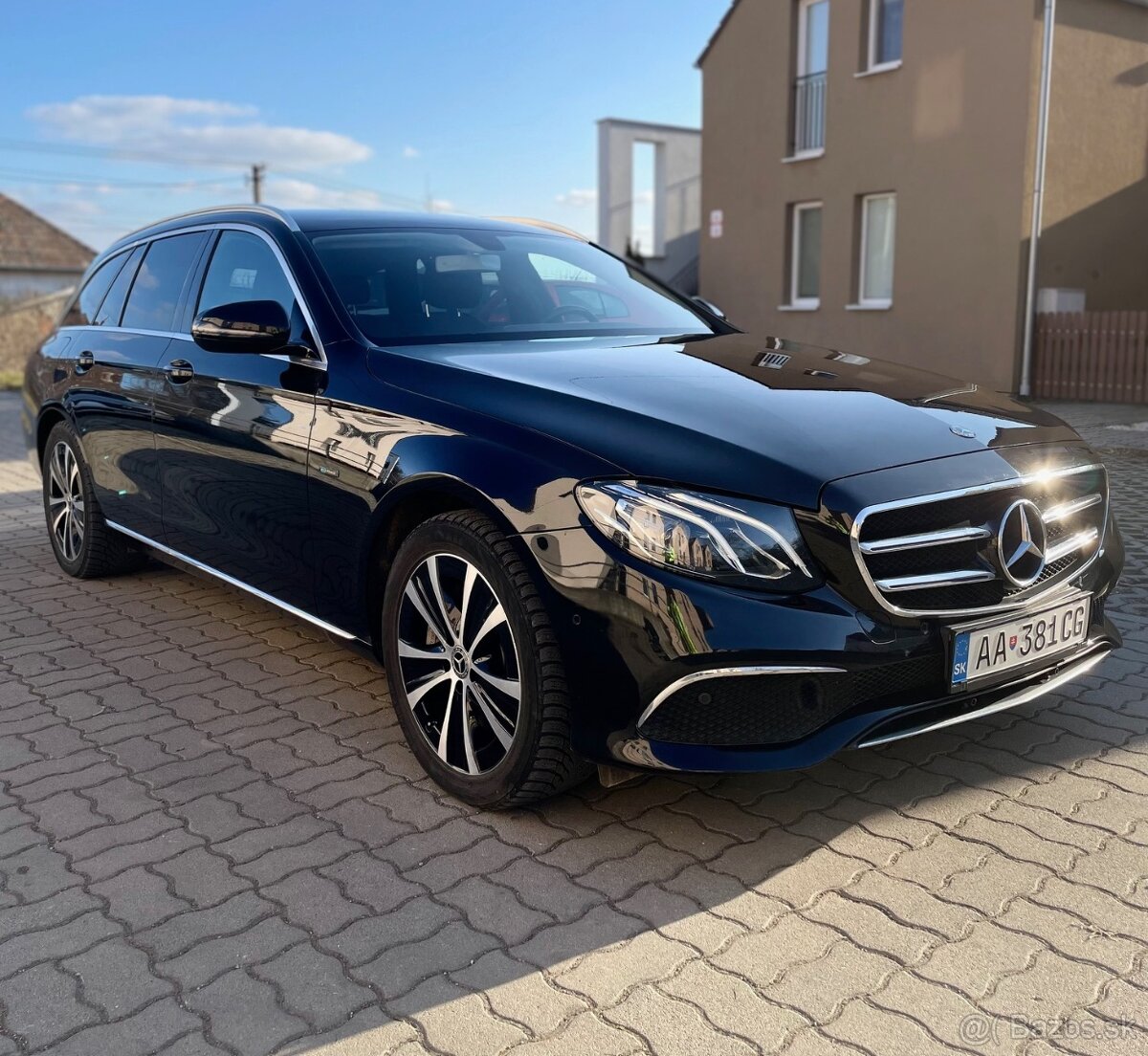 TOP CENA Mercedes-Benz E 300de Plug-in Hybrid 2019/12