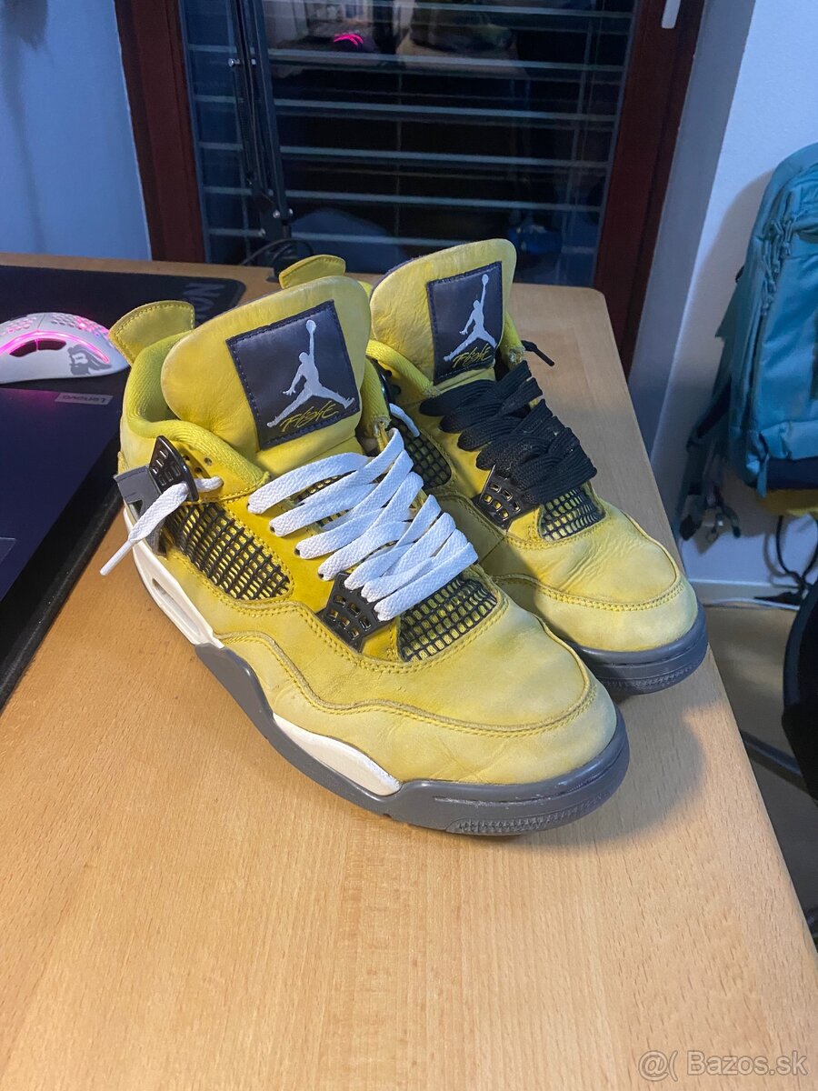 Nike Air Jordan 4 Yellow Thunder (2021)