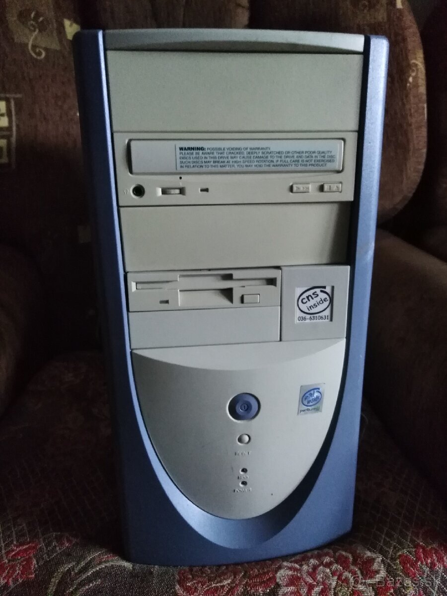 Pentium III funkčné ale sú aj napučané kondenzátory-RETRO