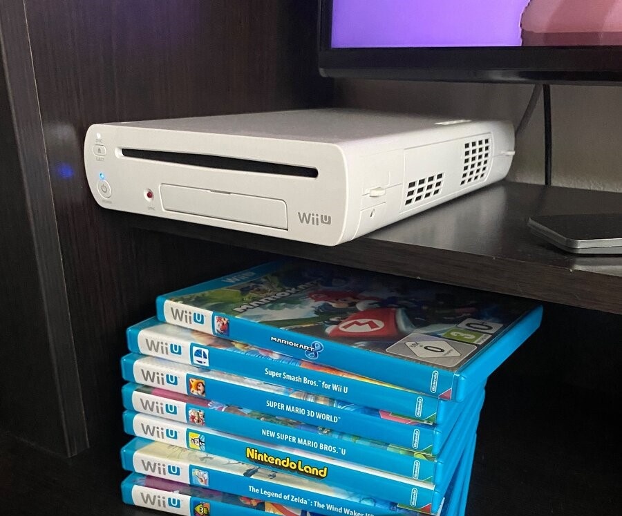 Predám Nintendo Wii U 8GB konzolu s hrami