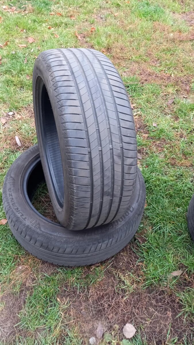 235/50R19. 99v. Bridgestone letné