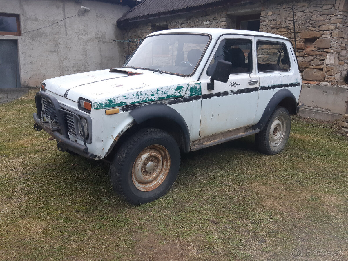 Lada Niva 1,7i  jednobodový vstrek - karoséria