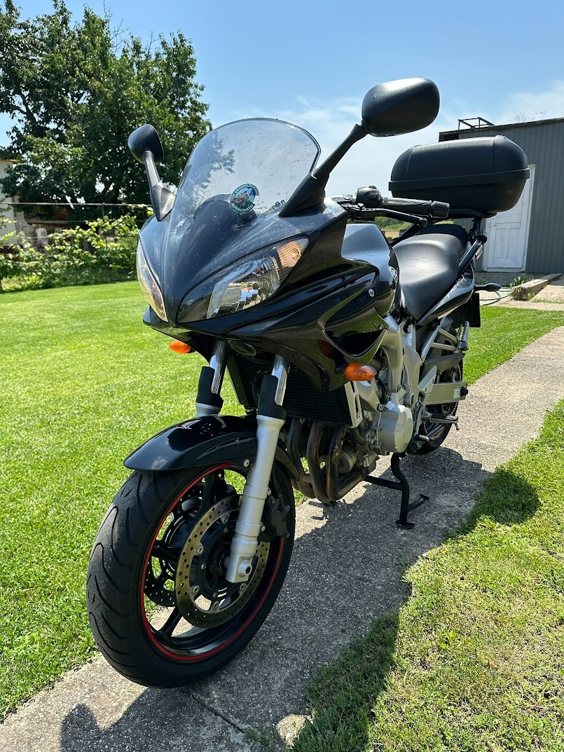 Predám motorku Yamaha FZ6 z roku 2007