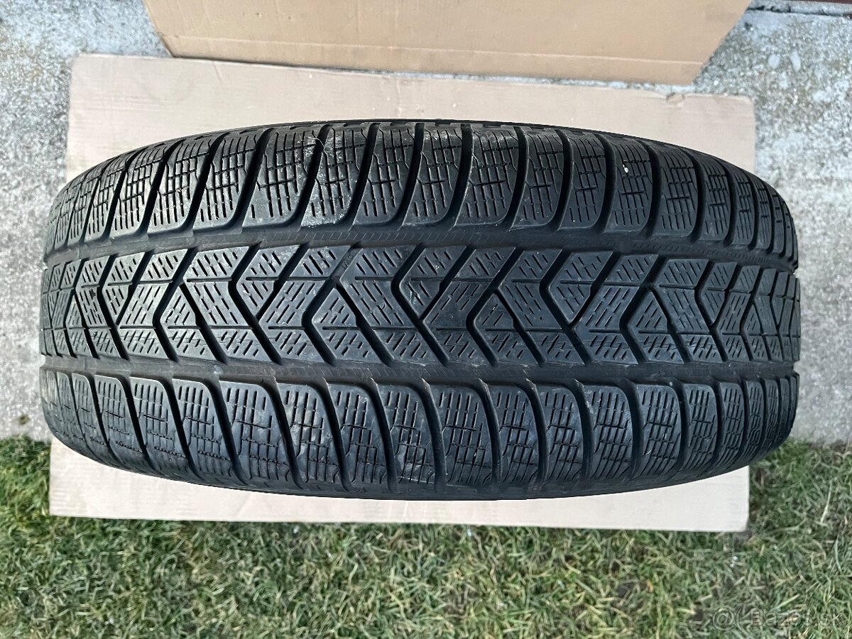 235/55 R19 Pirelli zimná pneu. 1ks.