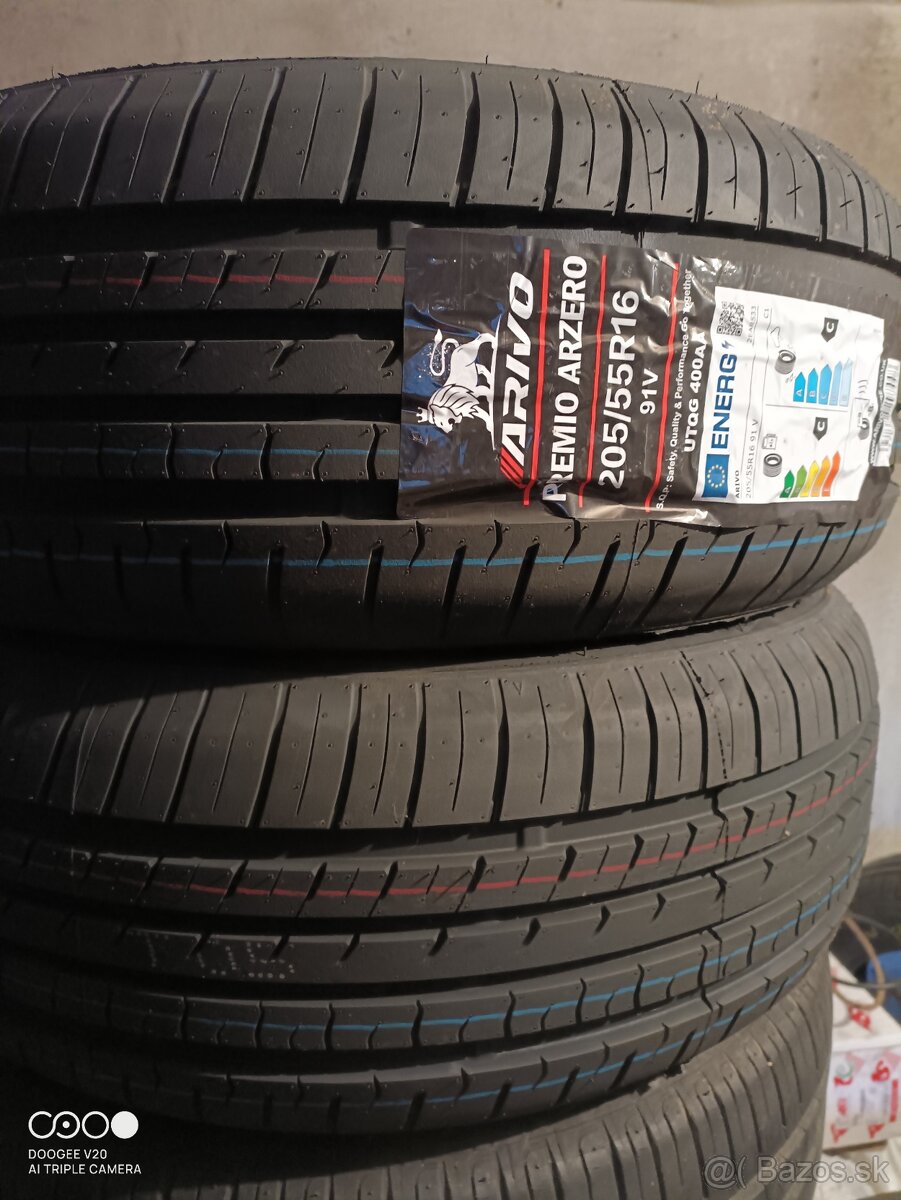 Letné pneu Arivo 205/55 R16 dva kusy