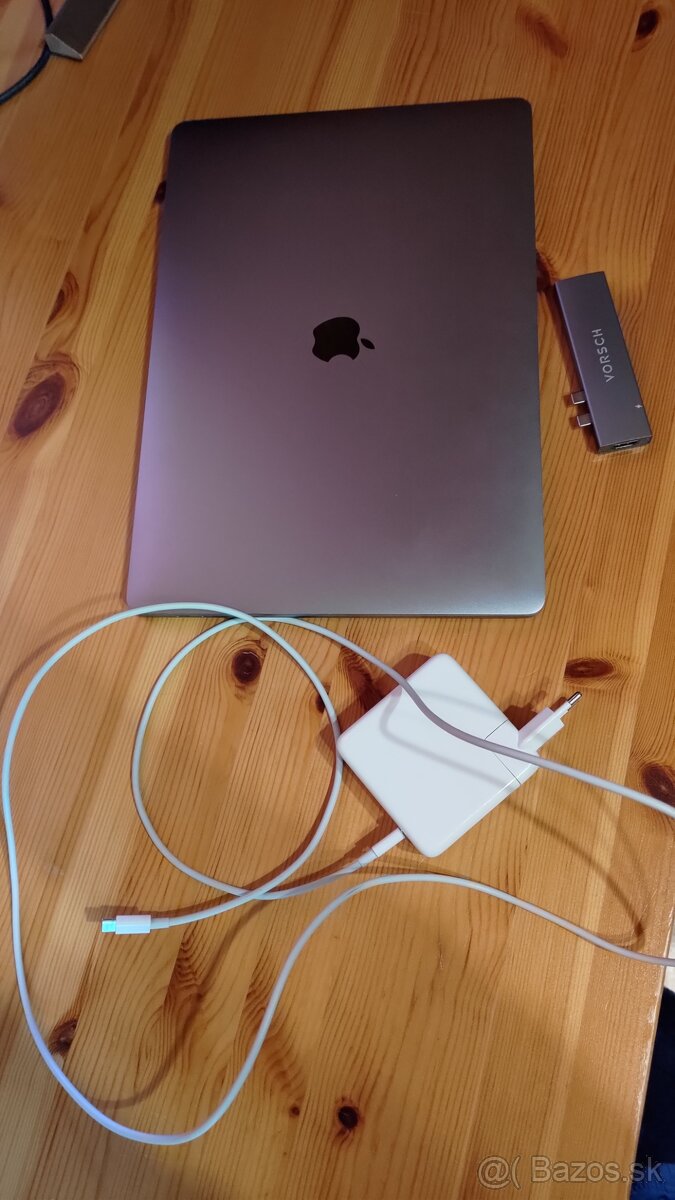 macbook pro 15" 32GB ram 1TB ssd