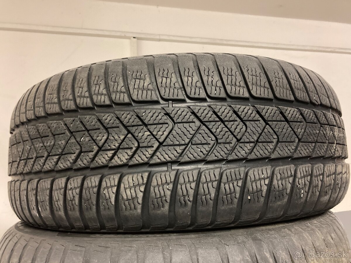 R18 245/45 Pirelli zimna pneu