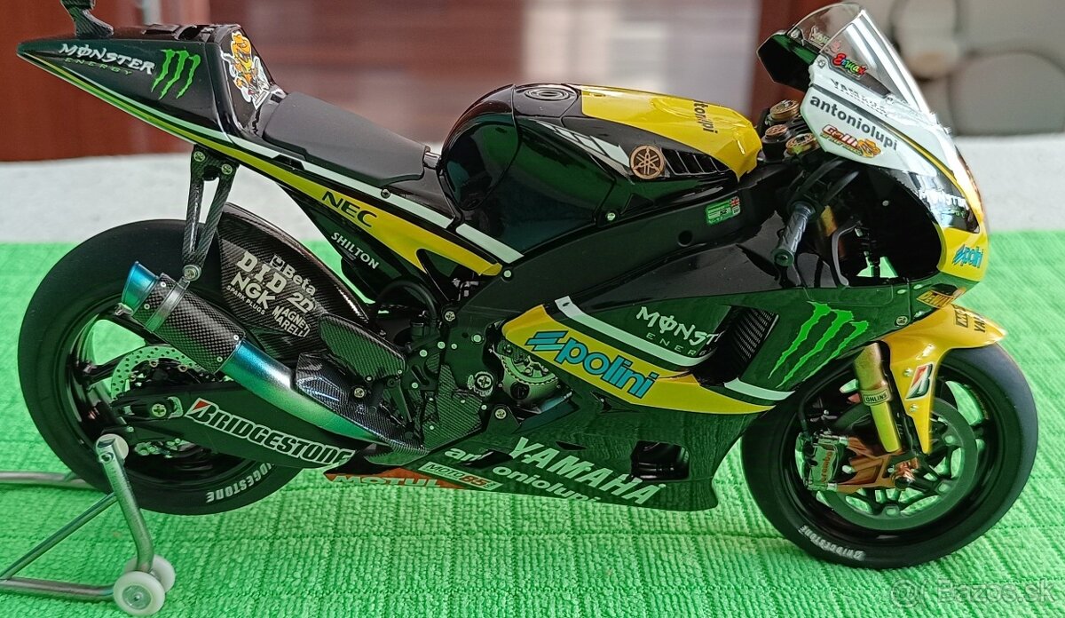 YAMAHA YZR-M1 Monster Tech3