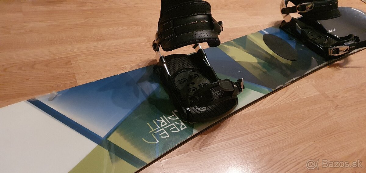 Predam snowboard s viazanim a topankami