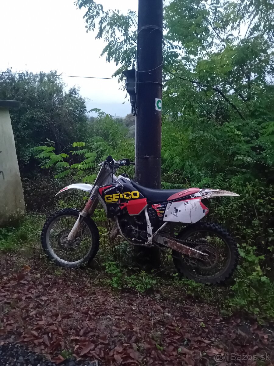 Predám Honda CR125