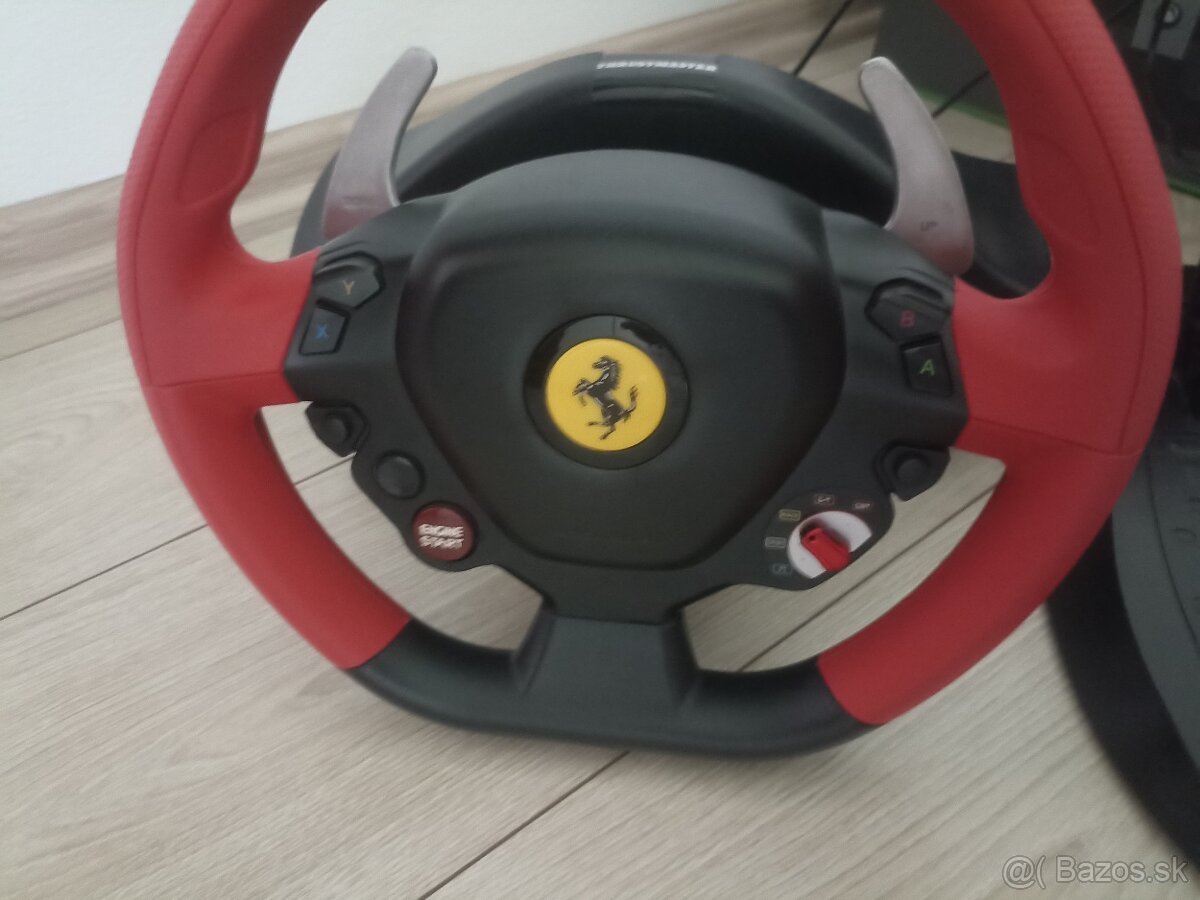 volant Thrustmasters Ferrari 458 spider