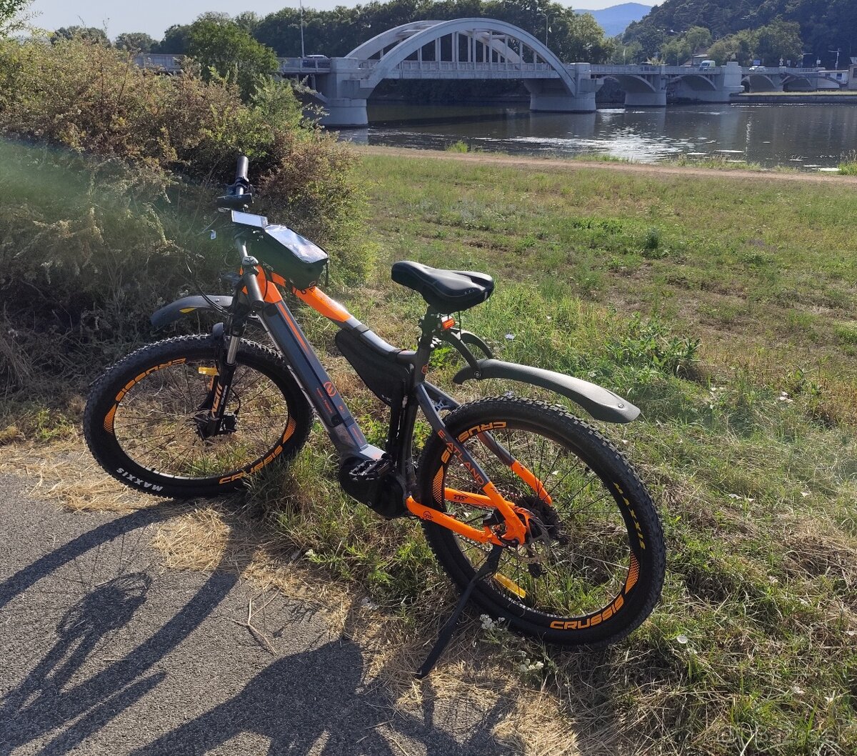 Predám elektrobicykel Crussis.