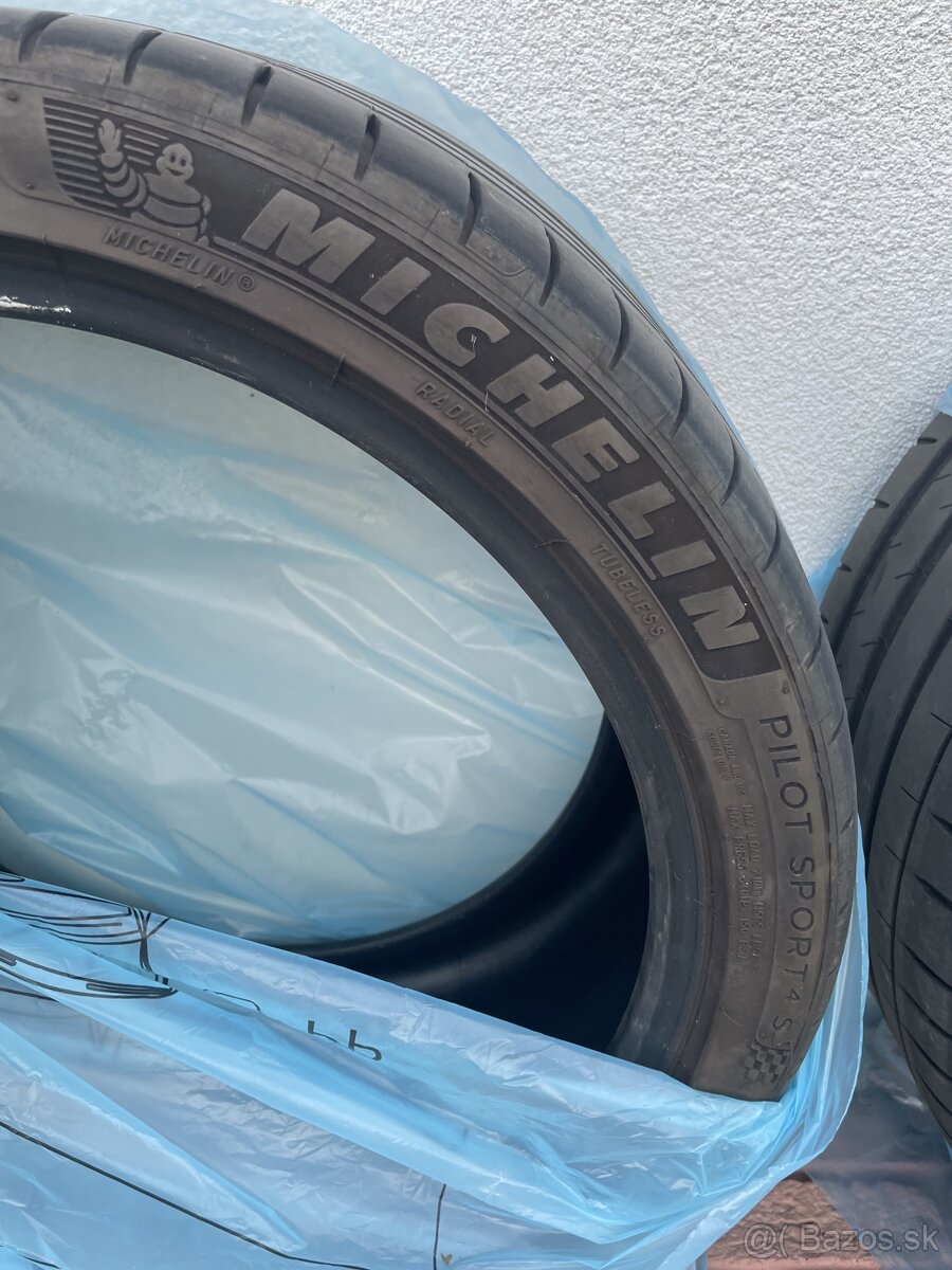 Letné pneu Michelin Pilot Sport 4 255/35 R19 96Y